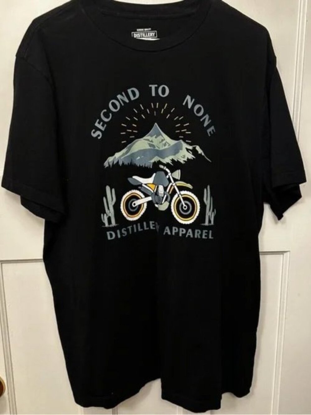⭐️ Distillery XL Men’s Black Graphic Tee